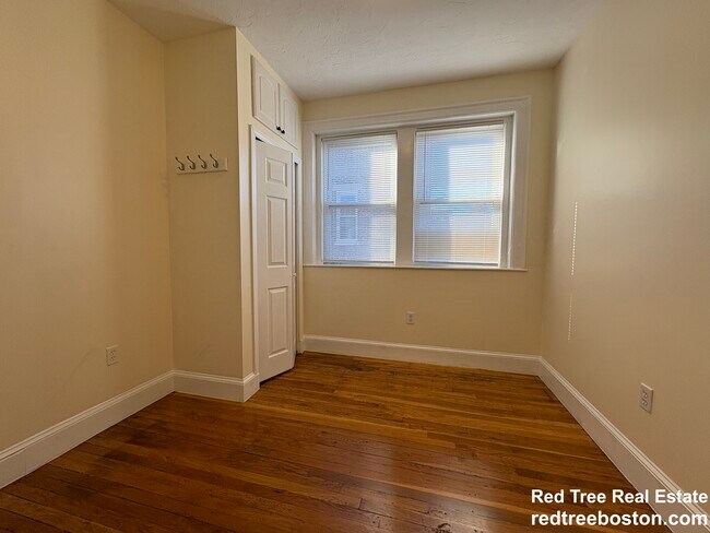 Photo - 73 Thatcher St Apartment