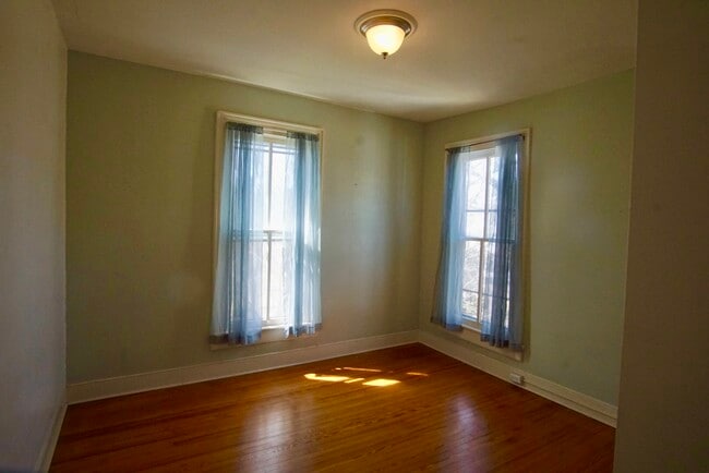 Building Photo - 108 Fayette St