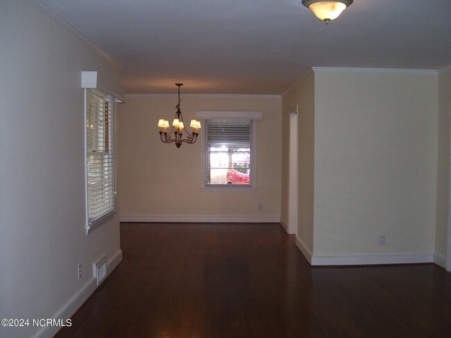 Building Photo - 1215 Midland Rd