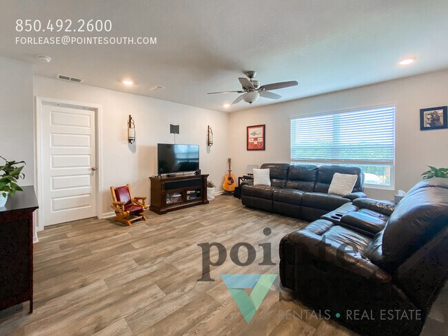 Foto del edificio - 5601 Guinevere Ln