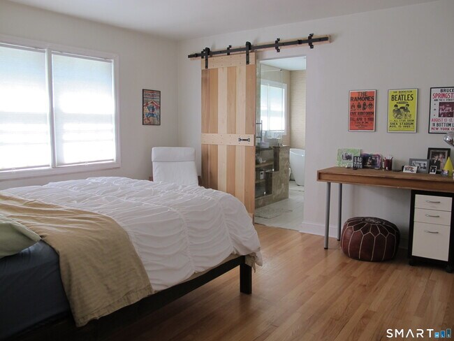 Foto del edificio - 88 Sanford Ln