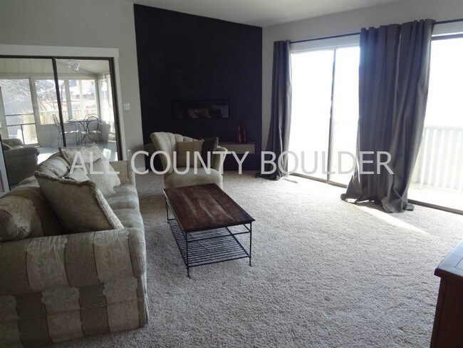 Building Photo - 1261 Westview Dr