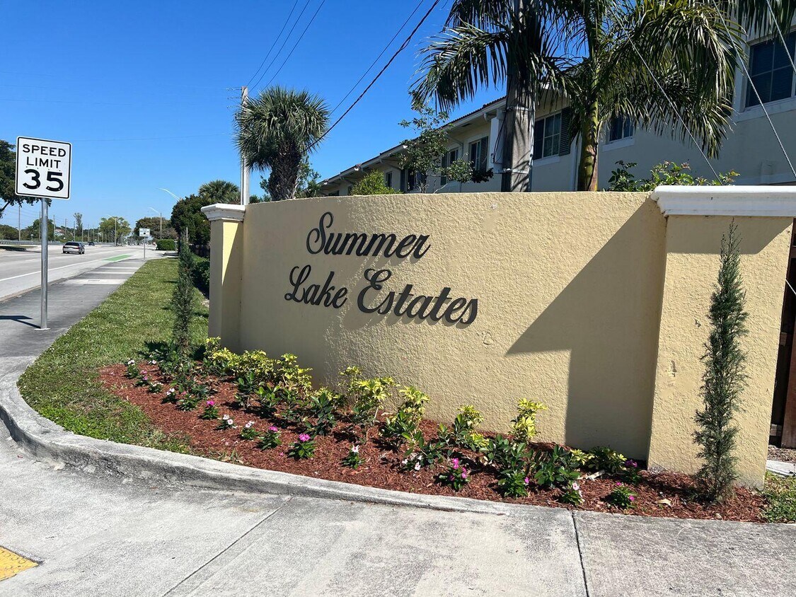 Foto principal - 5134 NW 30th Ln