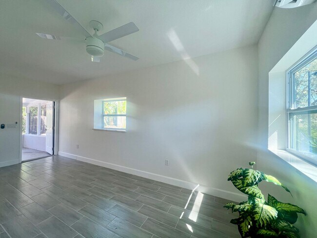 Foto del edificio - 651 Madison Ct