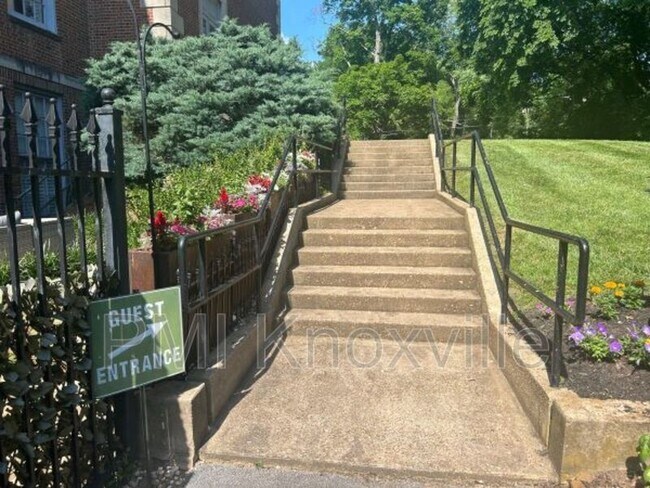 Photo - 523 N Bertrand St Apartment