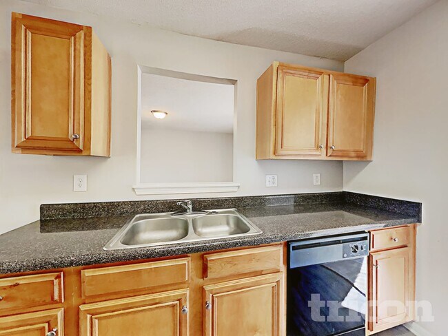 Foto del edificio - 205 Oak Terrace Dr