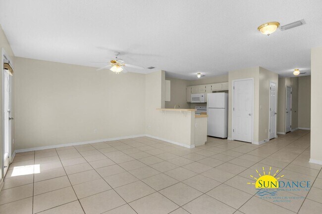 Building Photo - Central Location: 2 Bedroom Townhouse with...