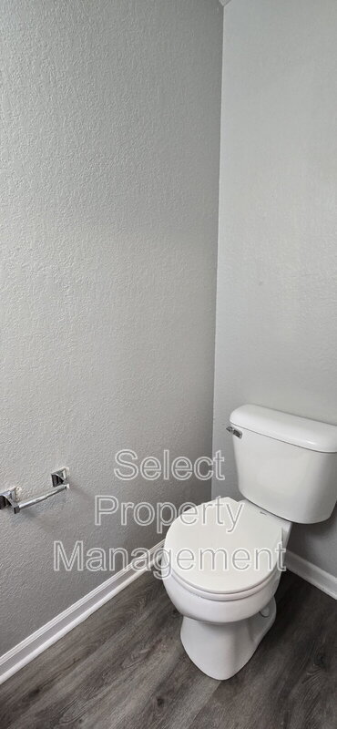 Foto del edificio - 5444 Evard Rd