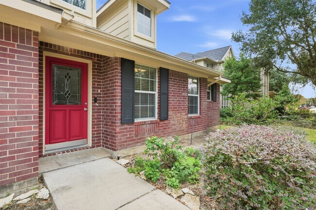 Foto del edificio - 2319 Falcon Knoll Ln