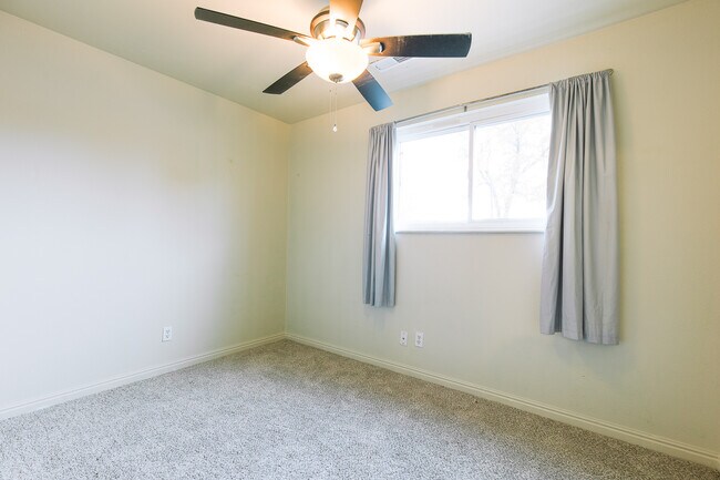 Building Photo - 475 S 400 W