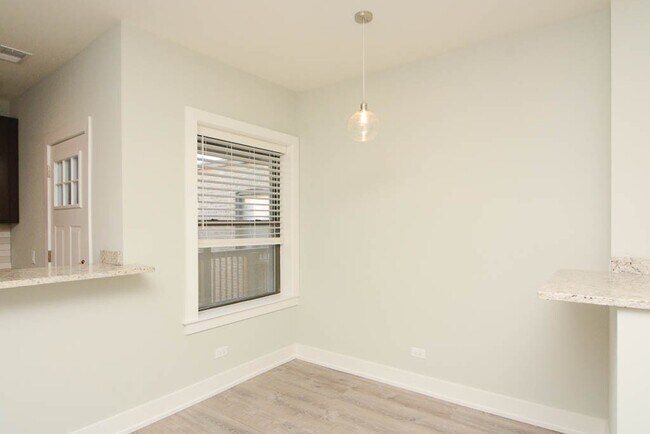 Building Photo - 1149 Maple Ave