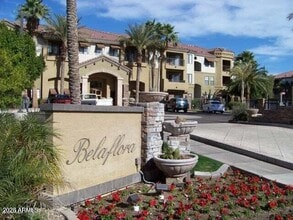 Building Photo - 5302 E Van Buren St