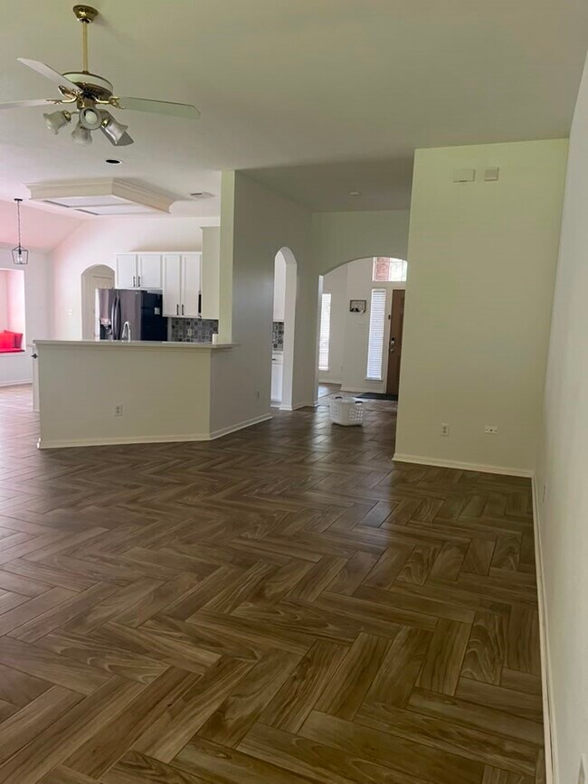 Foto del edificio - 5523 Waverdale Ct