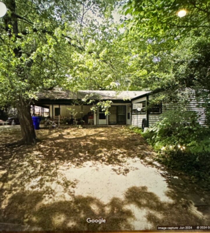 Primary Photo - 11 Davie Cir