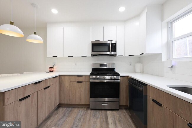 Foto del edificio - 7710 Temple Rd