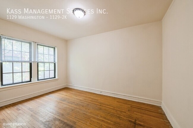 Foto del edificio - 1129 Washington St