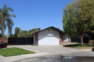 Building Photo - 3821 Rainier Ct