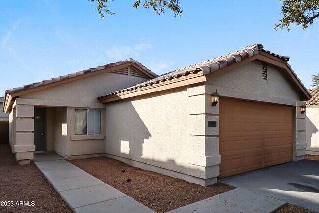 Building Photo - 11825 W Altadena Ave