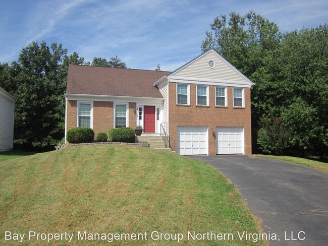 Foto del edificio - 4 br, 3 bath House - 17 DUDLEY COURT