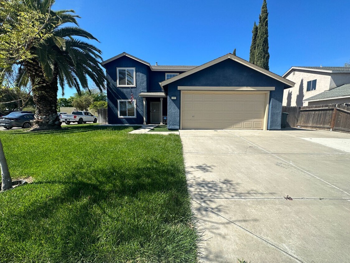 Primary Photo - 1227 Kingfisher Dr