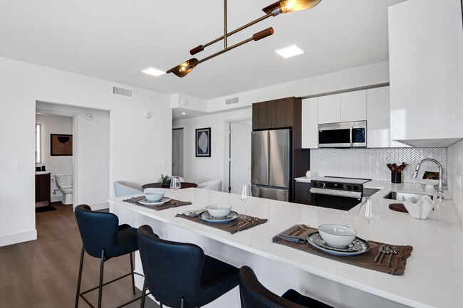 Building Photo - Bread Building