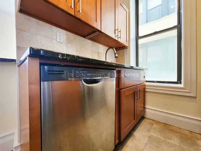 Building Photo - 53 Hamilton Terrace
