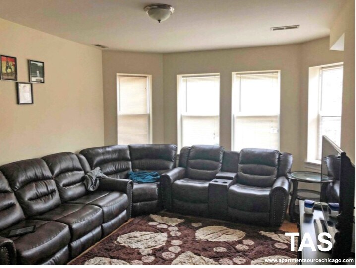 Foto principal - 6446 N Seeley Ave