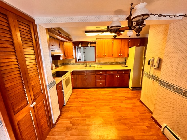 Building Photo - 5606/5610 Badger Court