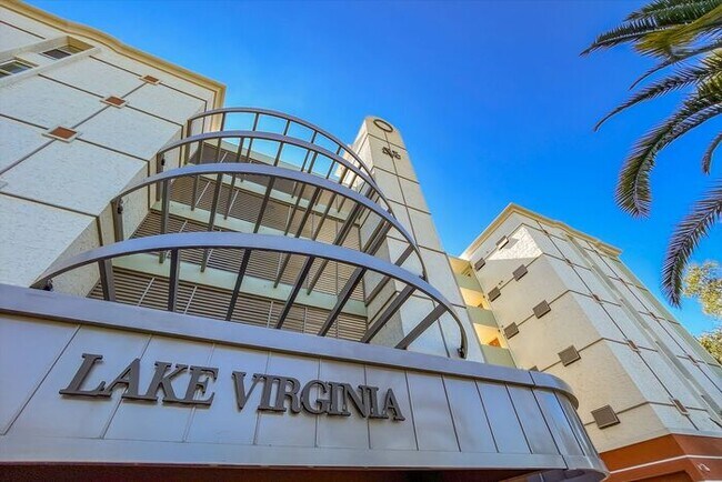 Building Photo - Beautiful Waterfront 3/2.5 Lake Virginia C...