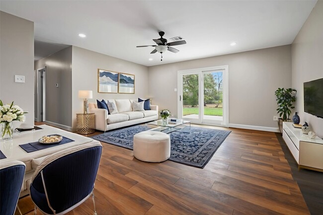 Foto del edificio - 209 Moss Hill Ln