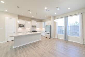 Building Photo - 29618 Mahogany View Ln