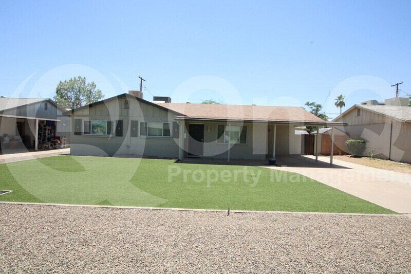 Primary Photo - 425 East Continental Drive