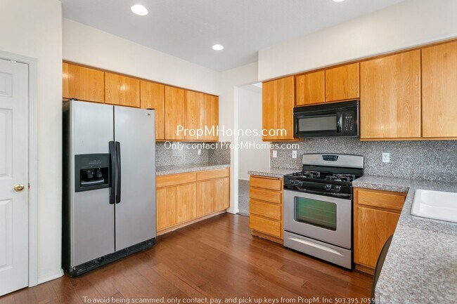 Foto del edificio - Beautiful Four Bedroom Home In NW Bethany!