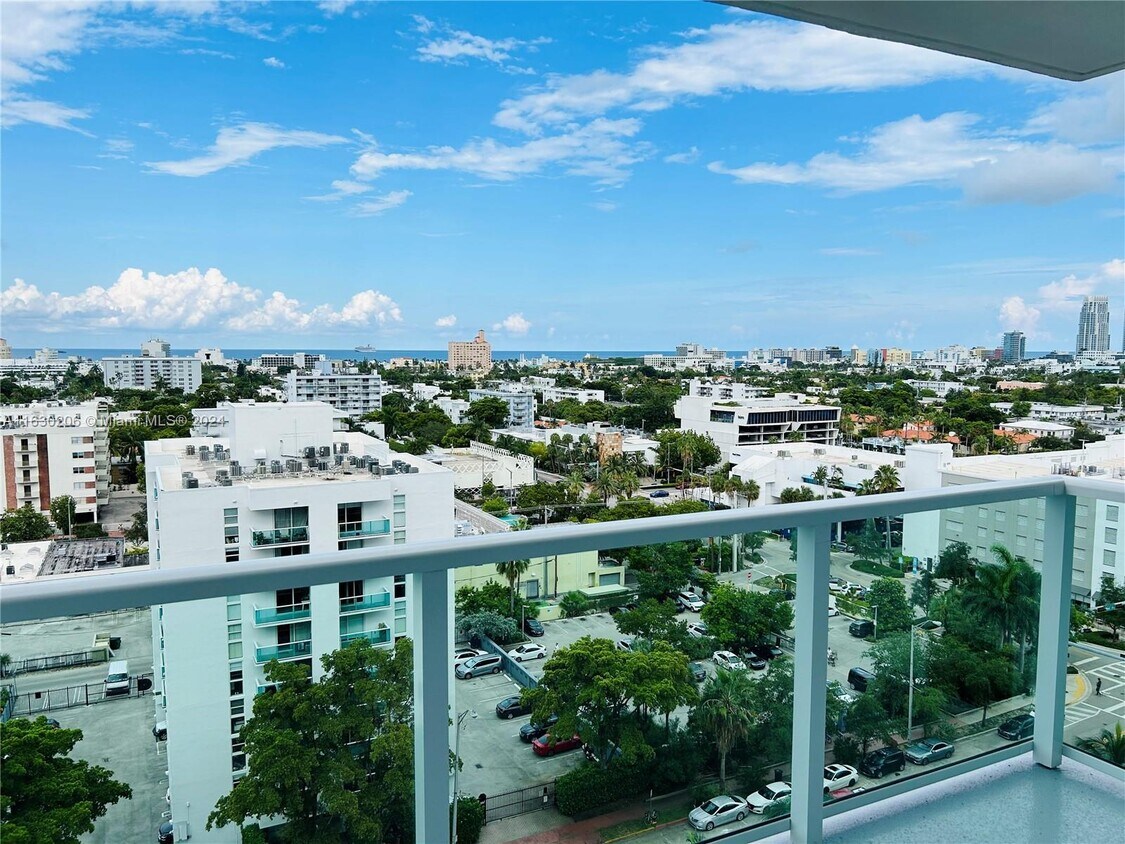 Foto principal - 1000 West Ave