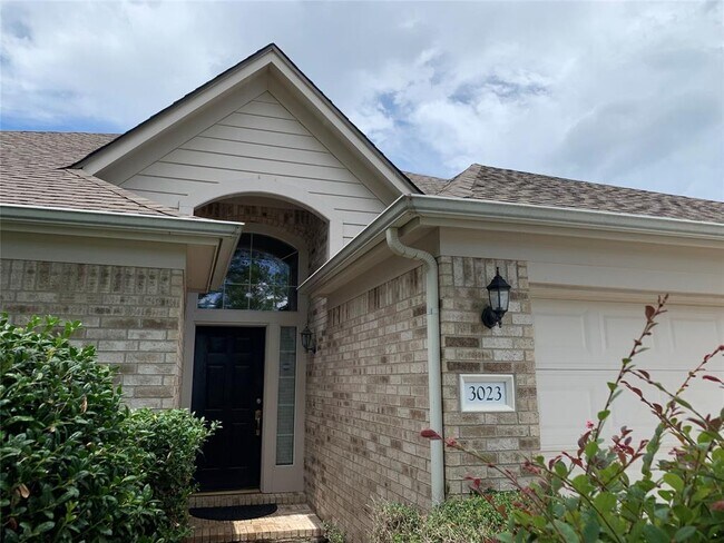 Foto del edificio - 3023 Aspen Ln