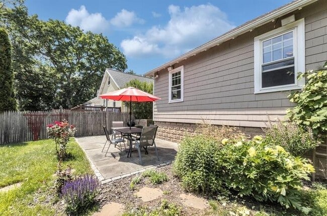 Photo - 32 Cotuit St House