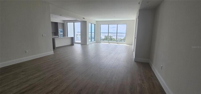 Building Photo - 2910 W Barcelona St