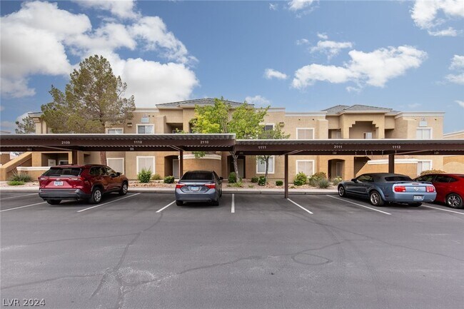 Foto del edificio - 8070 W Russell Rd