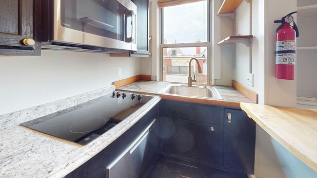 Photo - Historic Capitol Hill One Bedroom W/Open Floor Plan & Fireplace Apartment