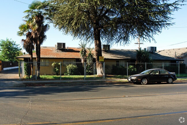 Building Photo - Sandstone Villas Apartments