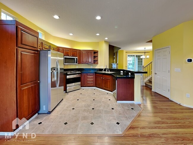 Building Photo - 1723 NE Ashberry Dr