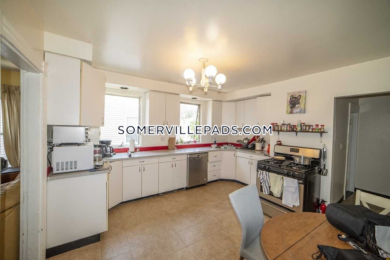 Primary Photo - 39 Gorham St