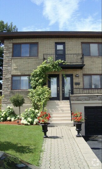 Building Photo - 850 Av Saint-Charles