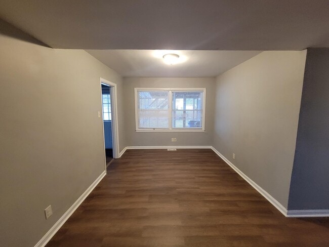 Building Photo - 1775 Harrodsburg Rd