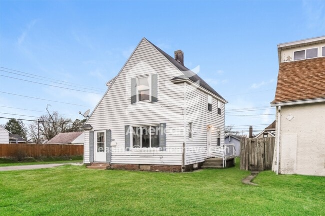 Building Photo - 501 E Irvington Ave