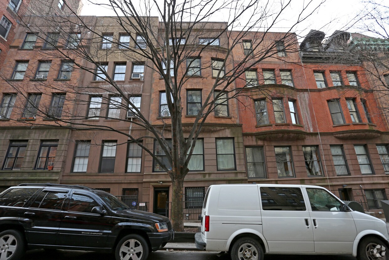 Building Photo - 322 W 77th St