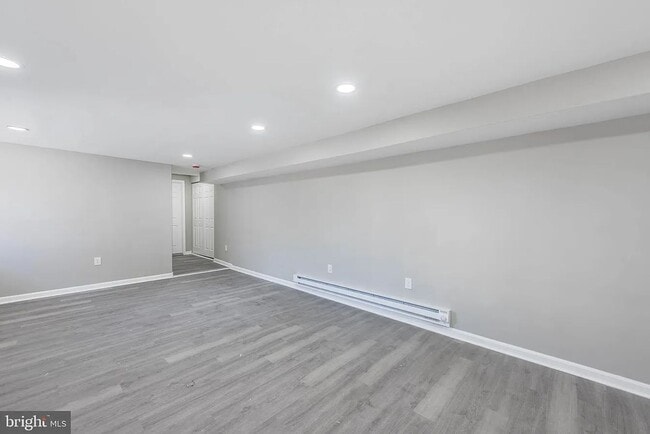 Building Photo - 3300 Ravenwood Ave