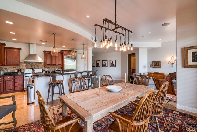 Building Photo - Rates Vary: $7,495 - $9,495
