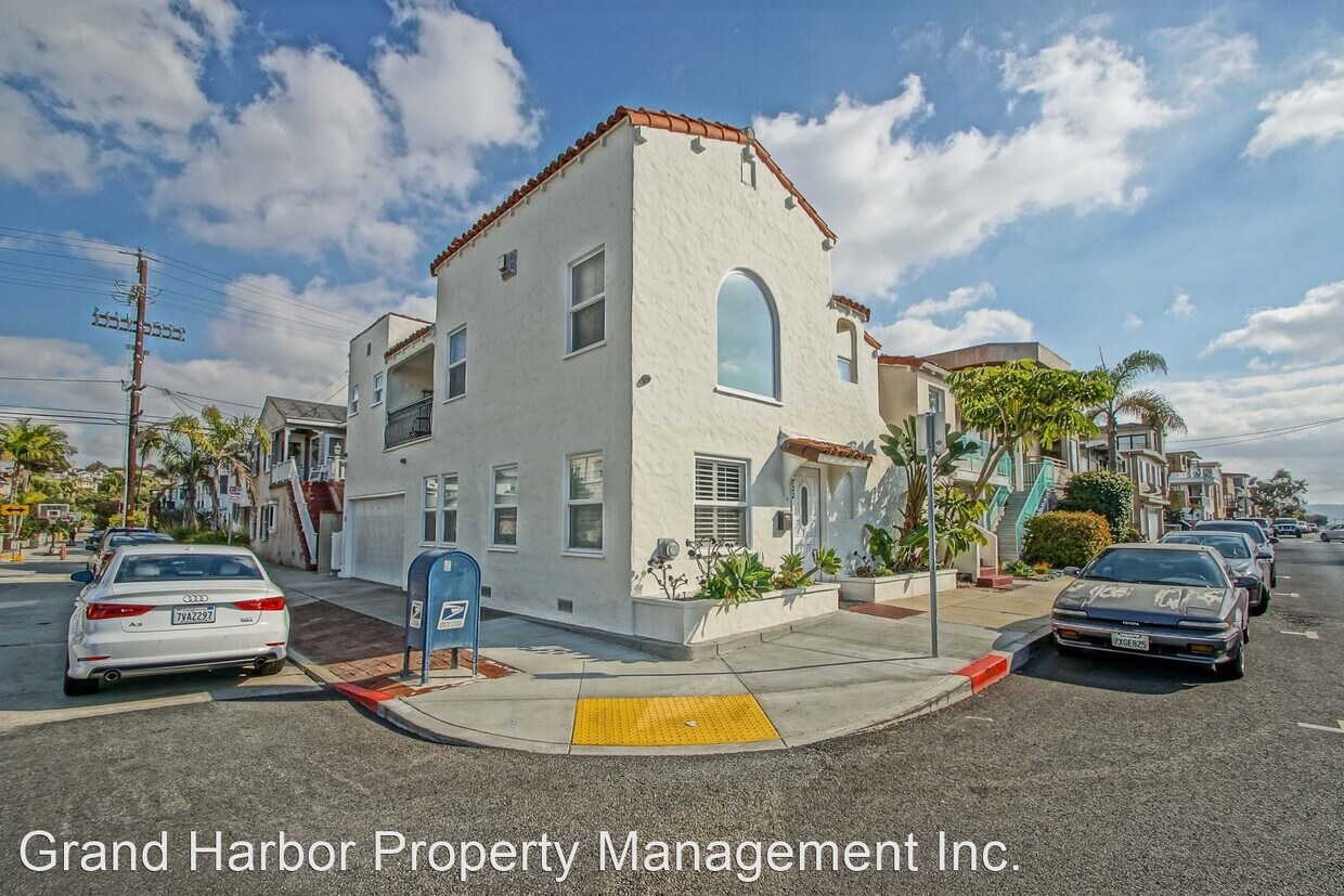 Primary Photo - 720-722 Highland Ave