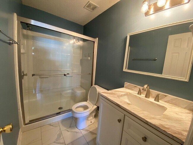 Foto del edificio - 5 Chesterfield Ct